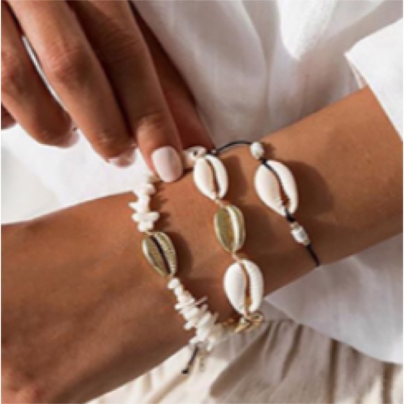 Jewelry - Three piece set of shell bracelets